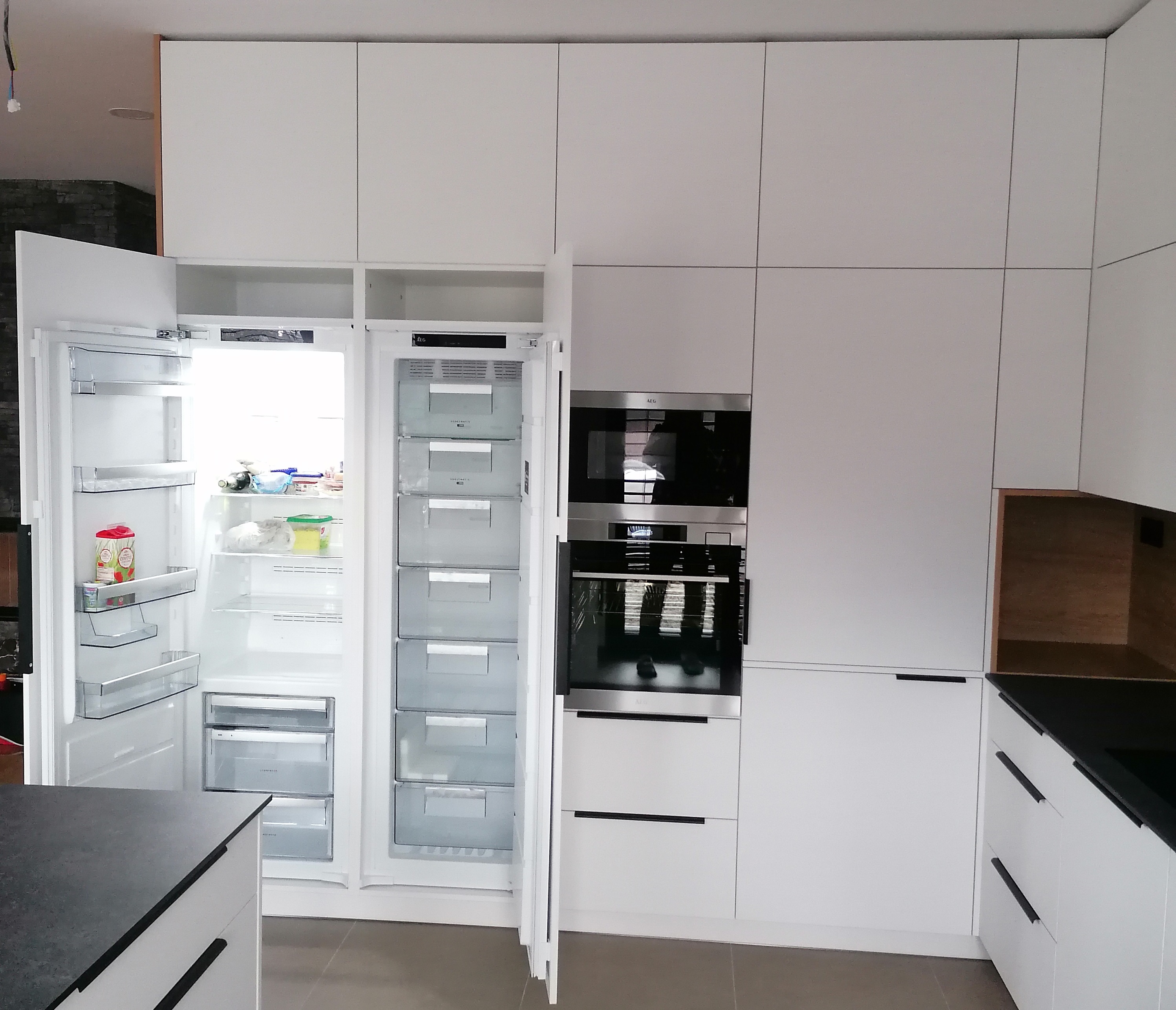 vestavná lednice a mraznička jako americká lednice